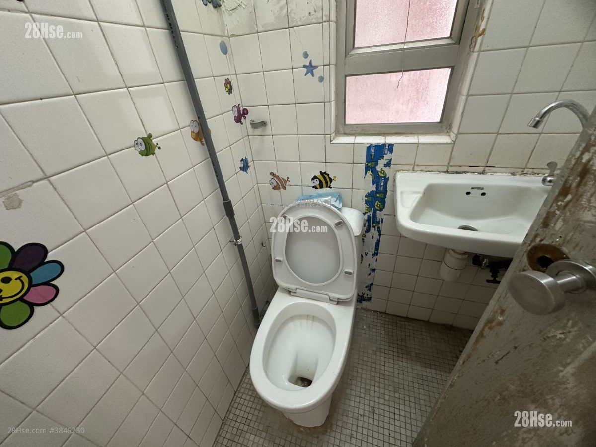 Michaelson House Rental 332 ft² ( 30.8 m² )