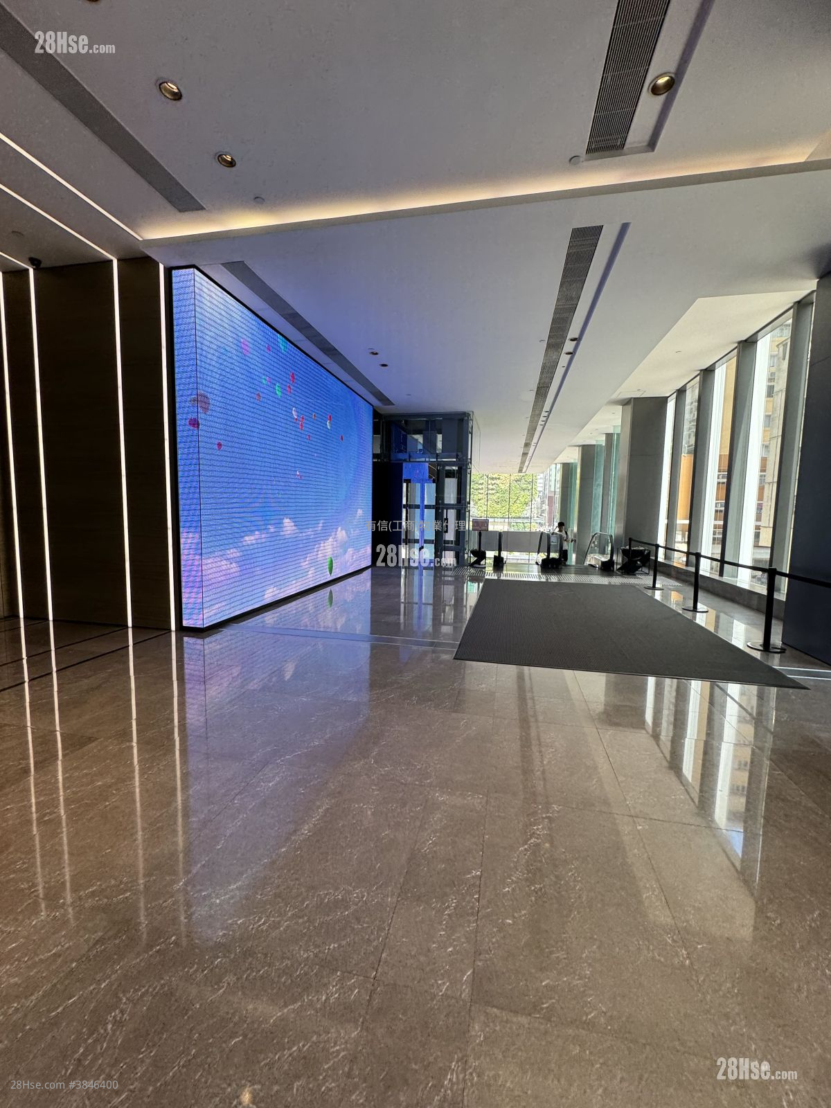 Global Gateway Tower 租盘 1,831 平方尺 ( 170.1 平方米 )