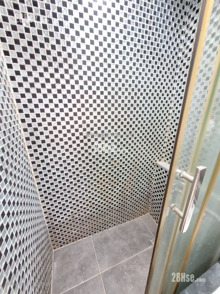 Tsuen Wan Centre Rental 2 Bedrooms , 1 Bathroom 329 ft² ( 30.6 m² )