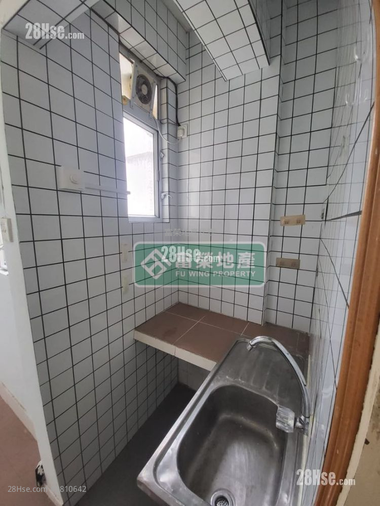 Chinese Mansion Sell 4 Bedrooms , 2 Bathrooms 575 ft² ( 53.4 m² )