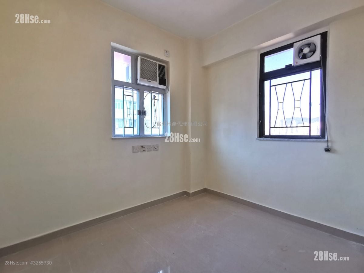 Wai Fat Building Sell 2 Bedrooms , 1 Bathroom 259 ft² ( 24.1 m² )