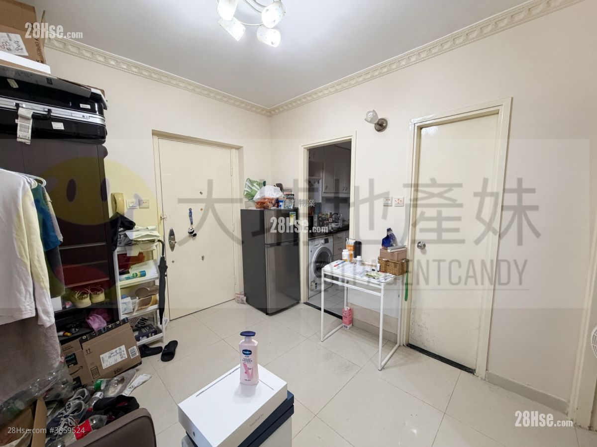 Beautiful Garden Rental 2 Bedrooms , 1 Bathroom 293 ft² ( 27.2 m² )