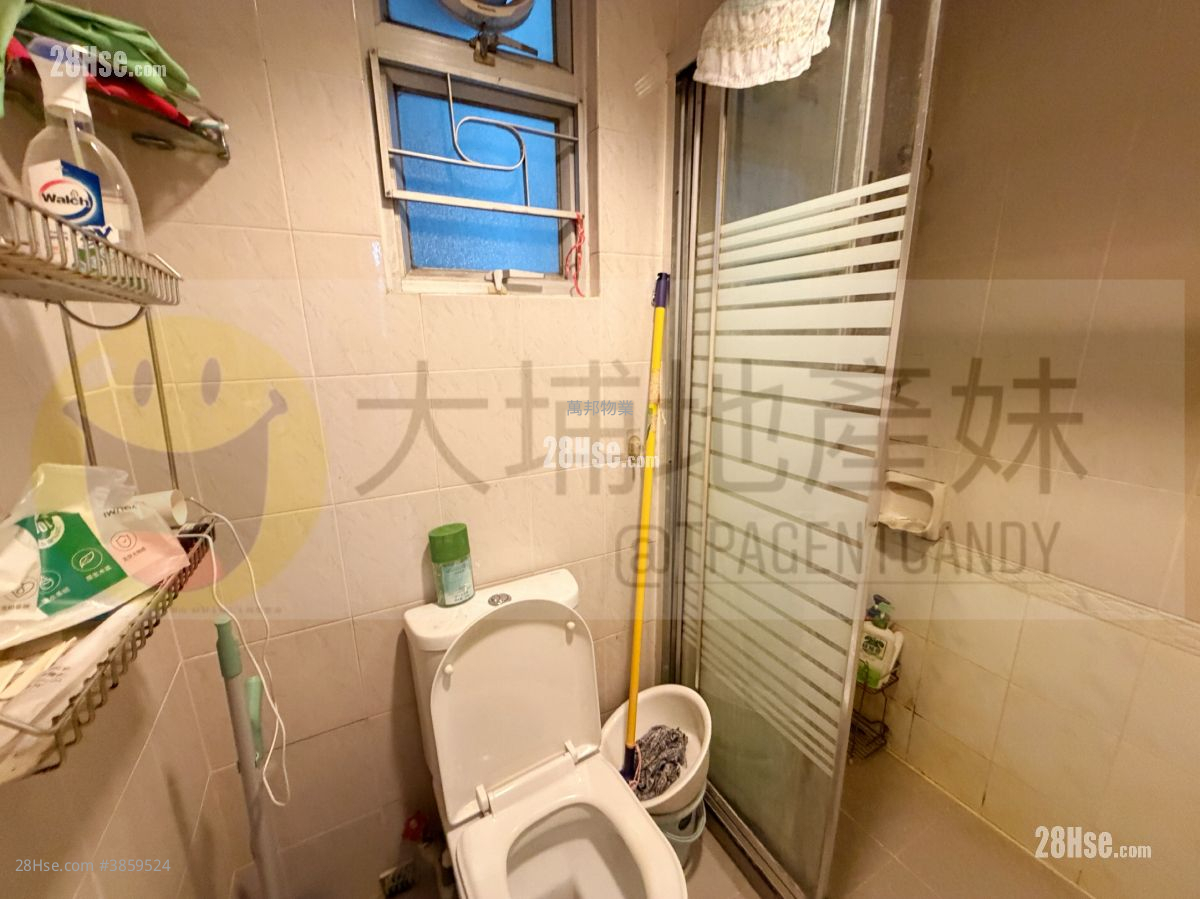 Beautiful Garden Rental 2 Bedrooms , 1 Bathroom 293 ft² ( 27.2 m² )