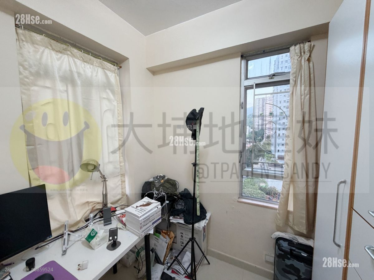 Beautiful Garden Rental 2 Bedrooms , 1 Bathroom 293 ft² ( 27.2 m² )
