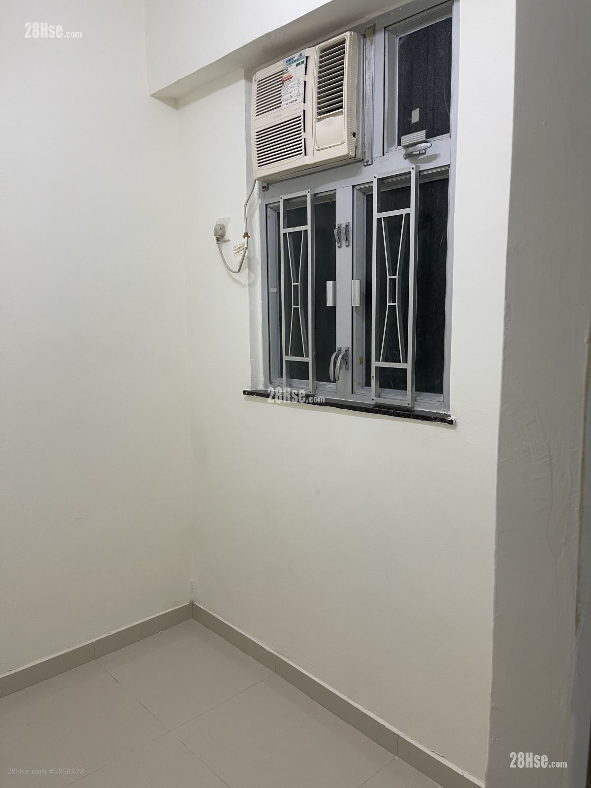 Tak Lee Building Rental 60 ft² ( 5.6 m² )