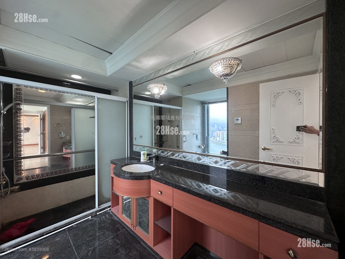 Harbourfront Landmark Sell 4 Bedrooms 1,963 ft² ( 182.4 m² )