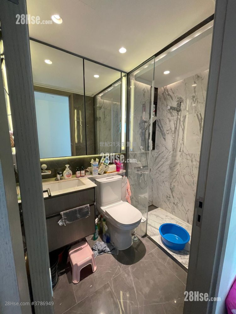 Le Pont Rental 4 Bedrooms , 2 Bathrooms 829 ft² ( 77.0 m² )