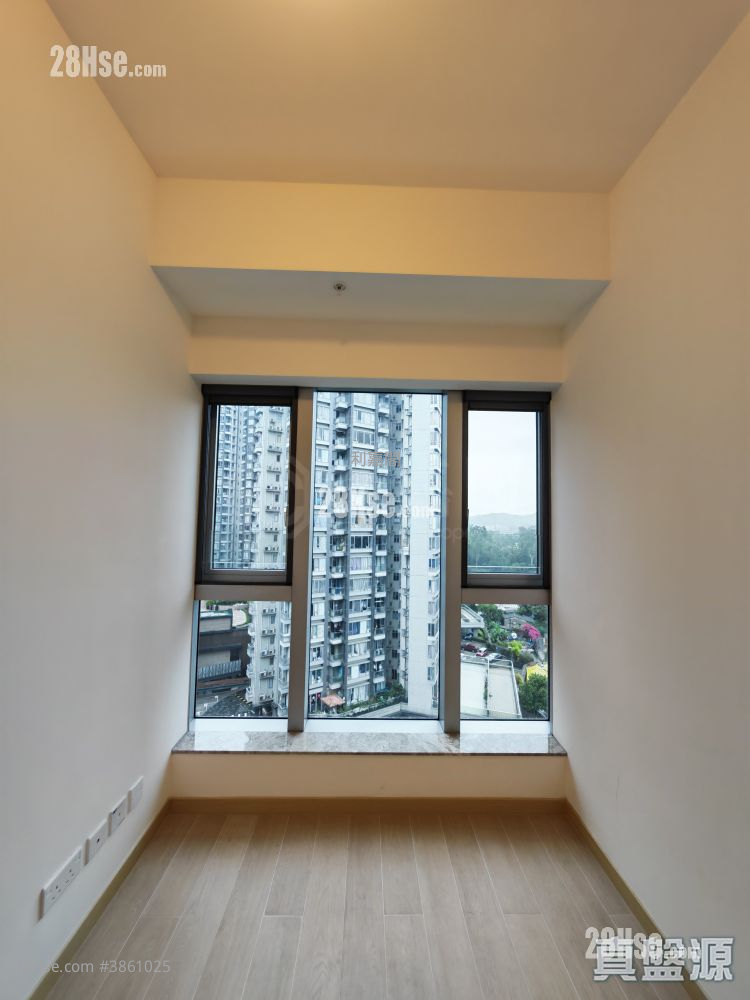 The Parkland Sell 2 Bedrooms , 1 Bathroom 449 ft² ( 41.7 m² )