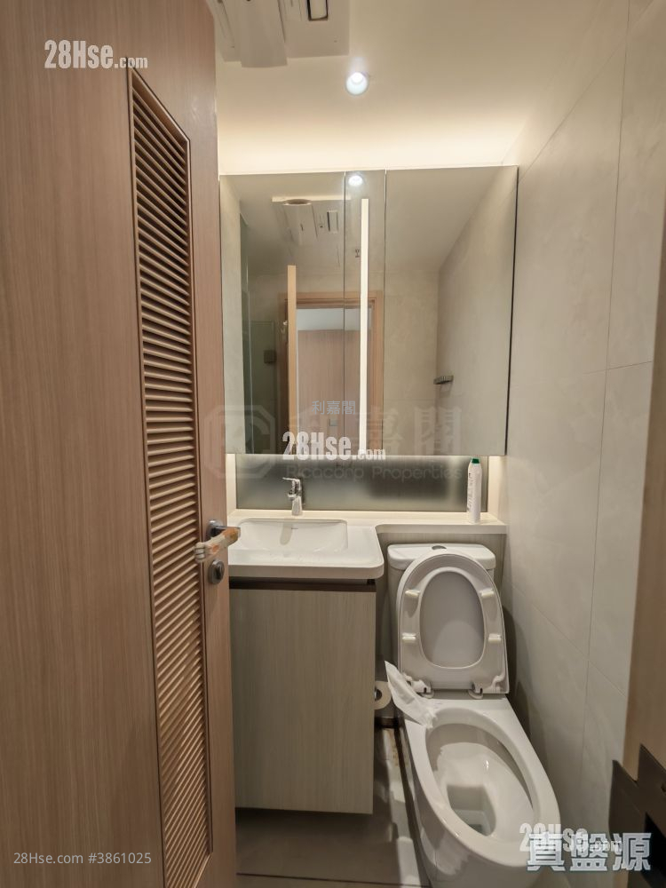 The Parkland Sell 2 Bedrooms , 1 Bathroom 449 ft² ( 41.7 m² )