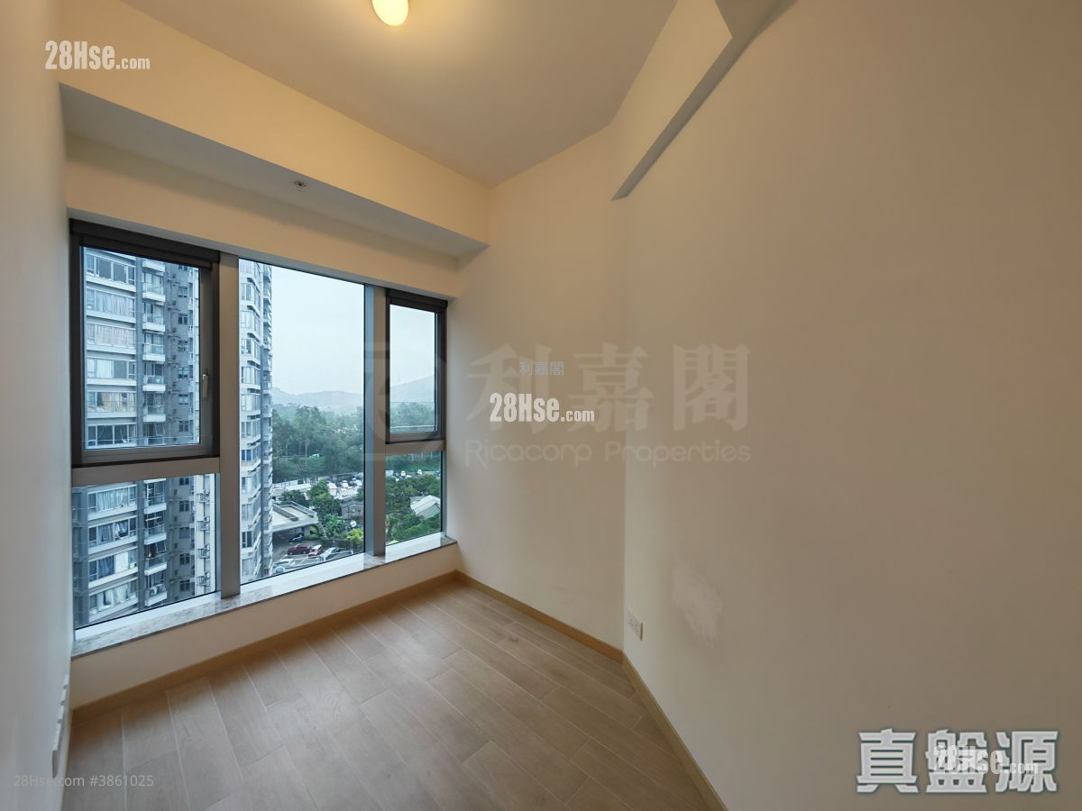The Parkland Sell 2 Bedrooms , 1 Bathroom 449 ft² ( 41.7 m² )