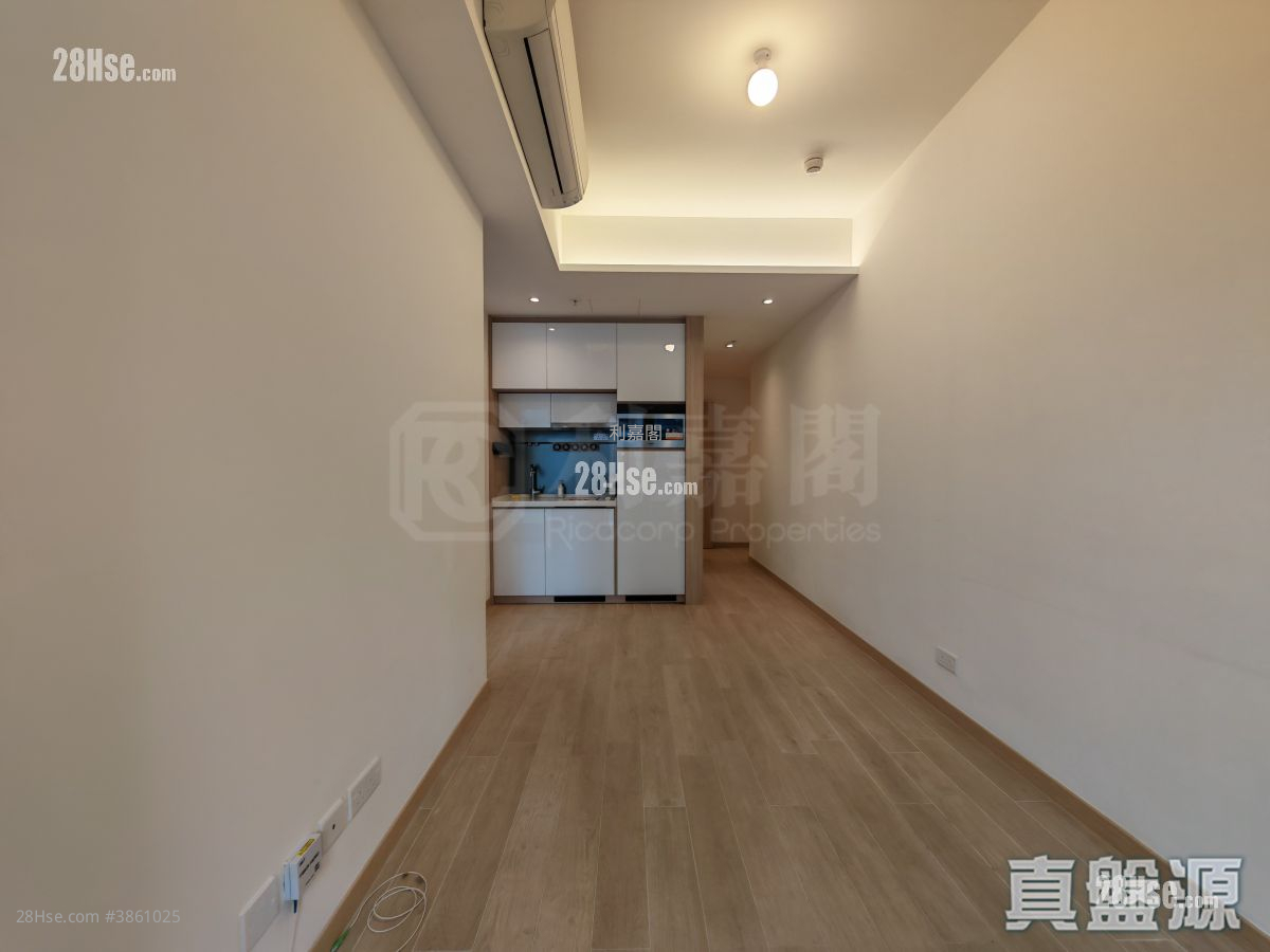 The Parkland Sell 2 Bedrooms , 1 Bathroom 449 ft² ( 41.7 m² )