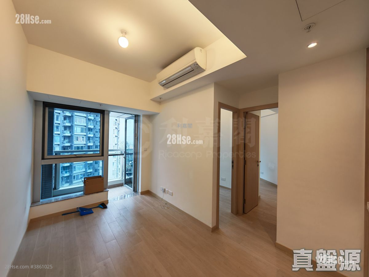 The Parkland Sell 2 Bedrooms , 1 Bathroom 449 ft² ( 41.7 m² )