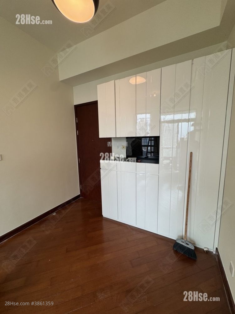 Park Summit Sell 3 Bedrooms 654 ft² ( 60.8 m² )