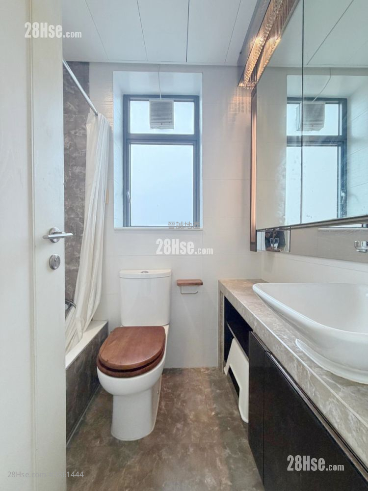 Crown By The Sea Sell 5+ Bedrooms , 3 Bathrooms 1,026 ft² ( 95.3 m² )