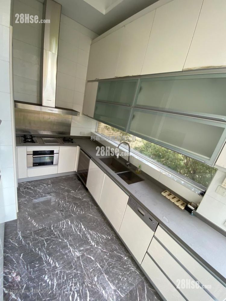 Goodwood Park Sell 4 Bedrooms 2,117 ft² ( 196.7 m² )