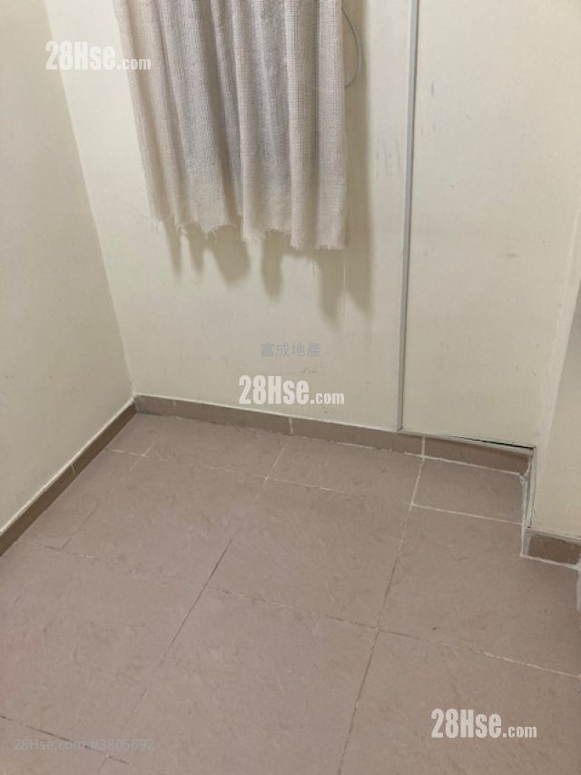 Ho Shun Yee Building Sell 2 Bedrooms , 1 Bathroom 266 ft² ( 24.7 m² )