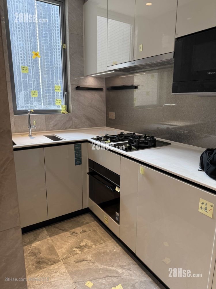 Seasons Place Sell 3 Bedrooms , 2 Bathrooms 665 ft² ( 61.8 m² )