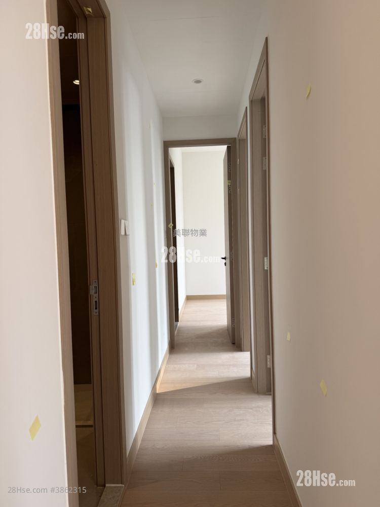 Seasons Place Sell 3 Bedrooms , 2 Bathrooms 665 ft² ( 61.8 m² )