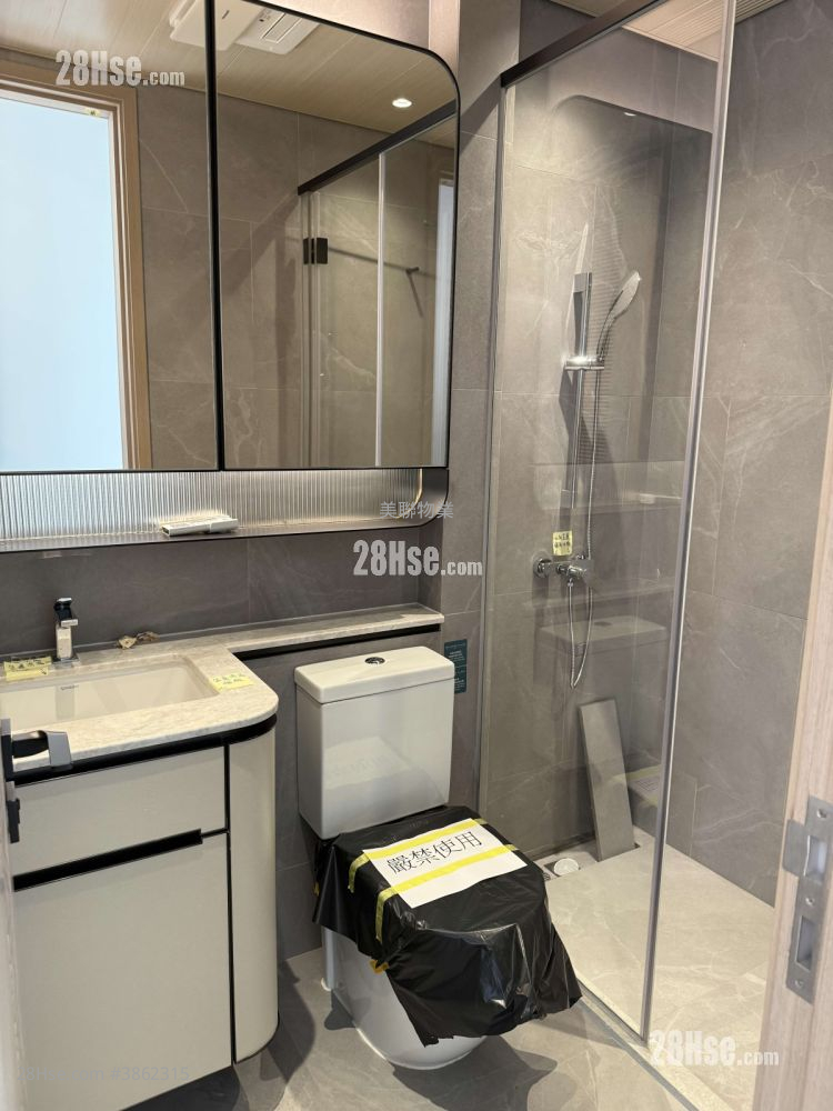 Seasons Place Sell 3 Bedrooms , 2 Bathrooms 665 ft² ( 61.8 m² )