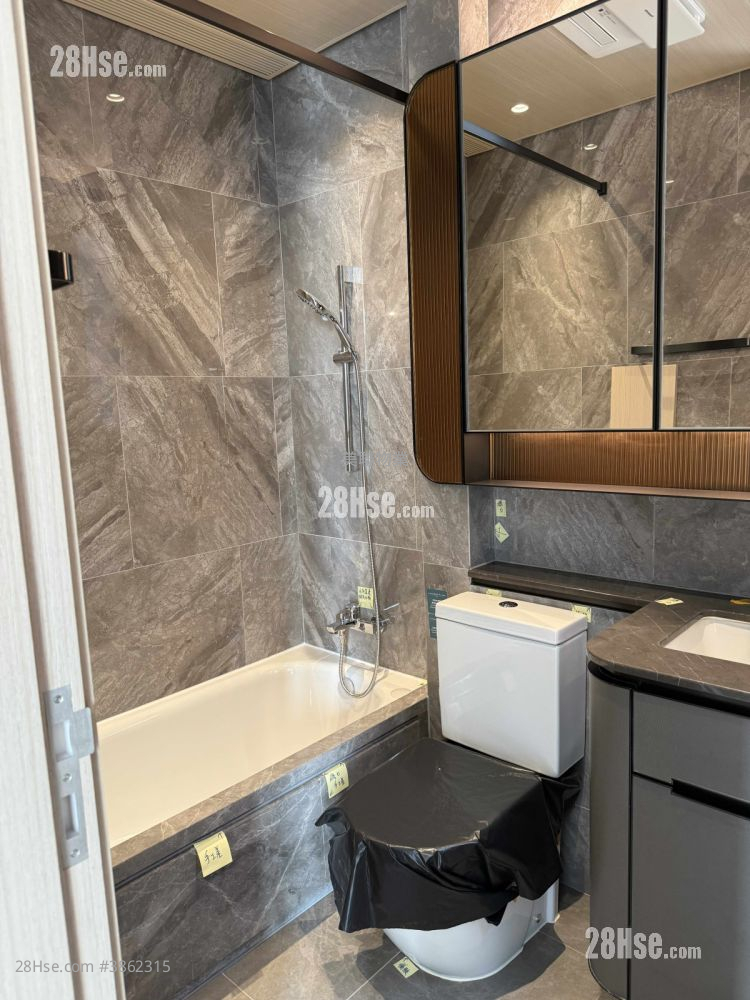 Seasons Place Sell 3 Bedrooms , 2 Bathrooms 665 ft² ( 61.8 m² )