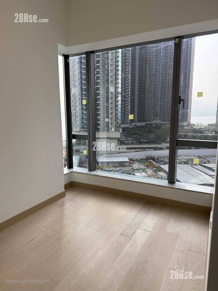 Seasons Place Sell 3 Bedrooms , 2 Bathrooms 665 ft² ( 61.8 m² )