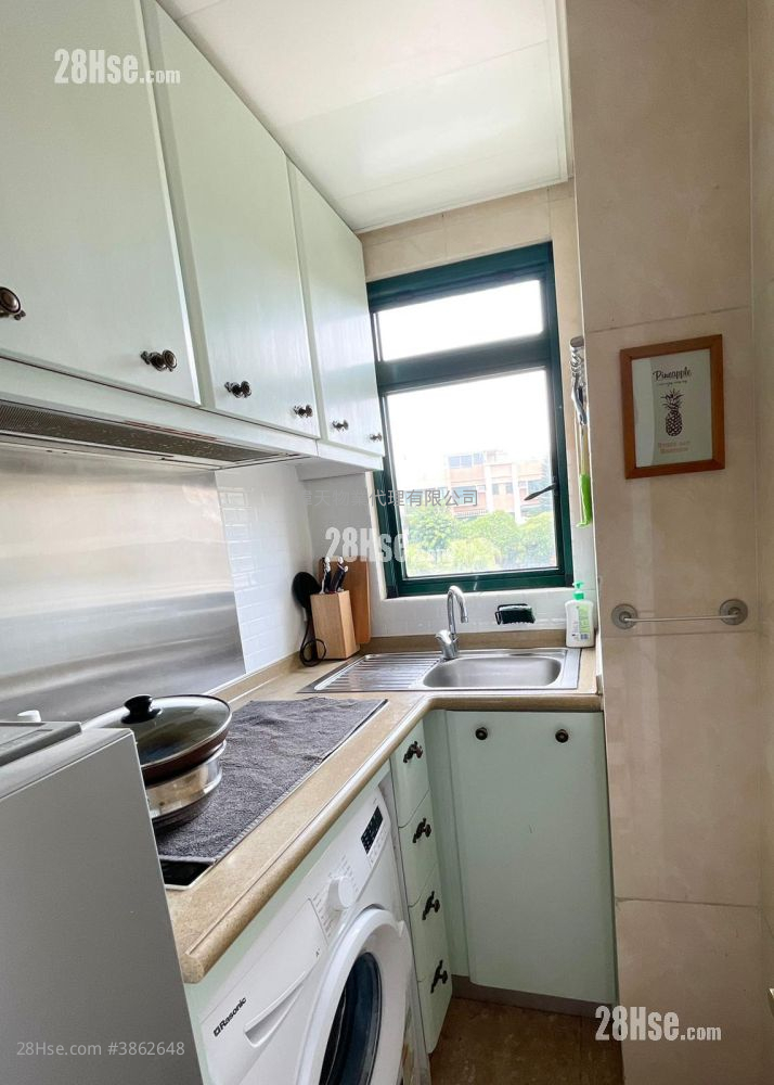 Deep Bay Grove Sell 2 Bedrooms , 1 Bathroom 365 ft² ( 33.9 m² )