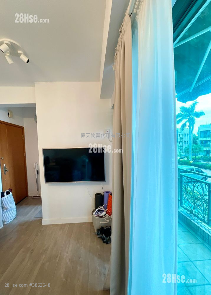 Deep Bay Grove Sell 2 Bedrooms , 1 Bathroom 365 ft² ( 33.9 m² )