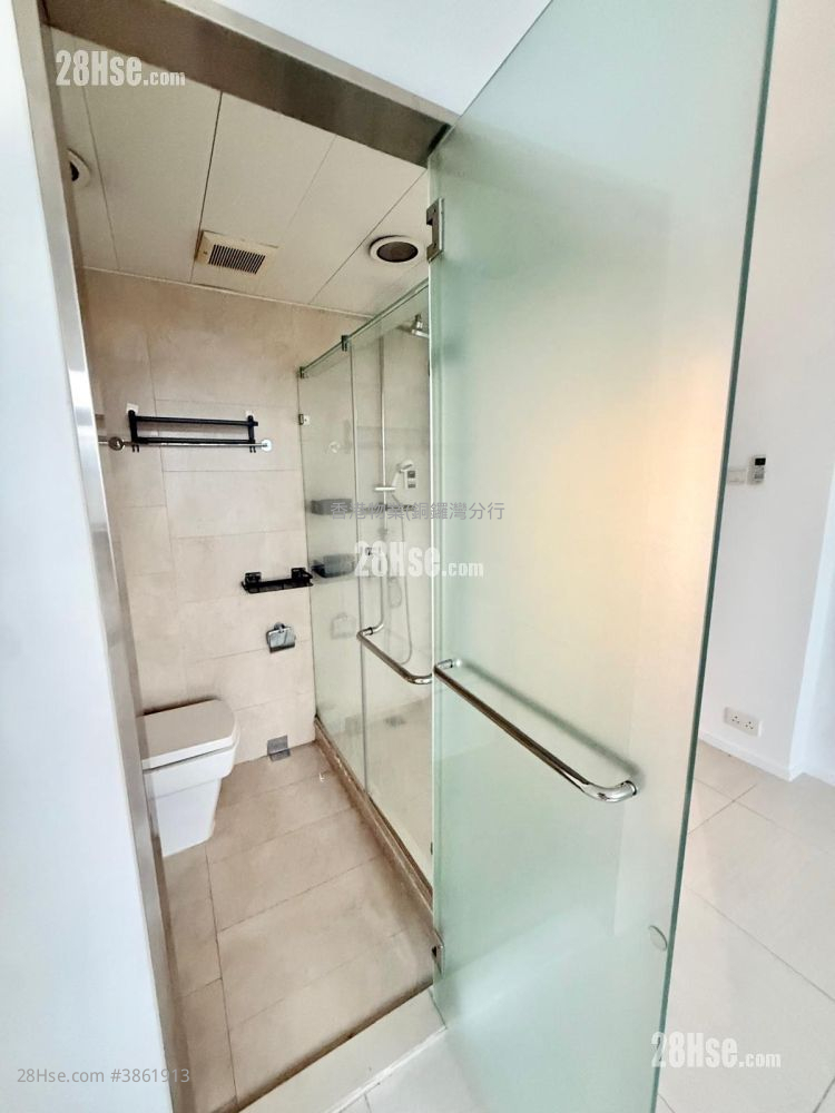 Riviera Mansion Rental 4 Bedrooms , 3 Bathrooms 1,068 ft² ( 99.2 m² )
