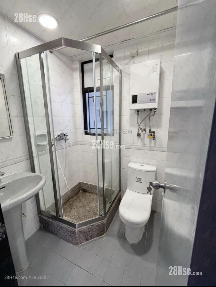 Tai Hing Gardens Sell 3 Bedrooms , 1 Bathroom 587 ft² ( 54.5 m² )