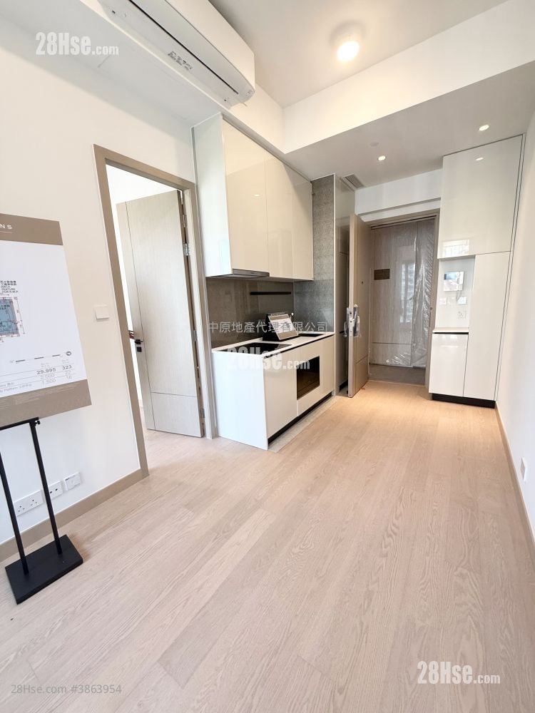 Seasons Place Sell 1 Bedroom , 1 Bathroom 323 ft² ( 30.0 m² )
