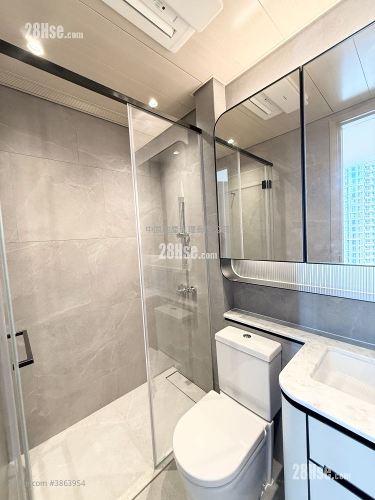 Seasons Place Sell 1 Bedroom , 1 Bathroom 323 ft² ( 30.0 m² )