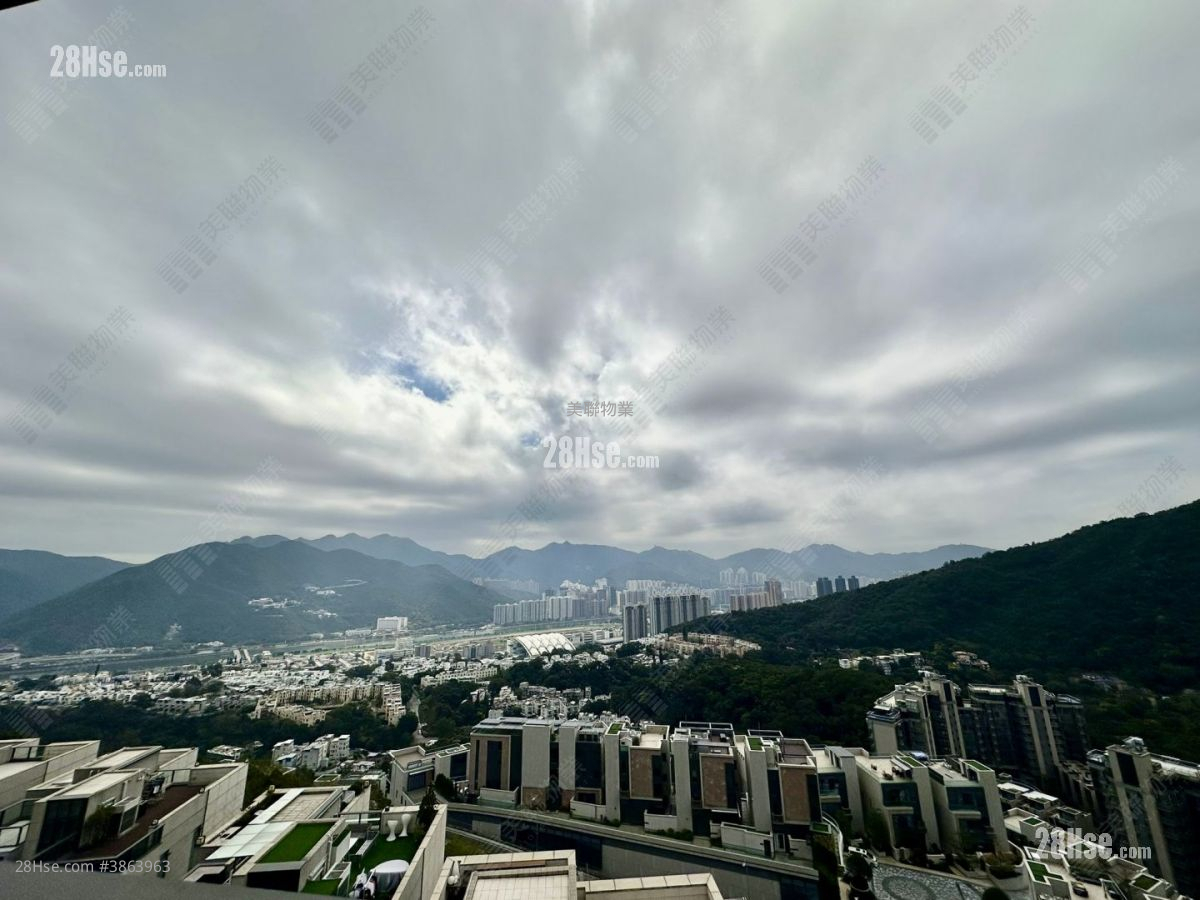 La Cresta Sell 4 Bedrooms 1,602 ft² ( 148.8 m² )