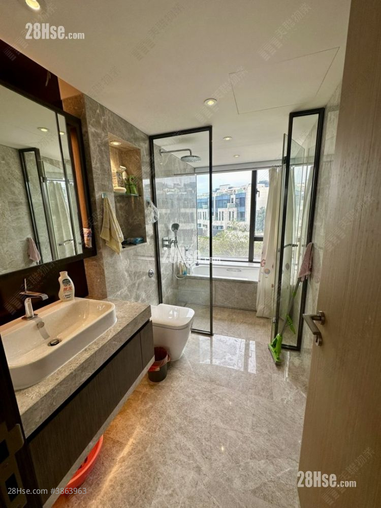 La Cresta Sell 4 Bedrooms 1,602 ft² ( 148.8 m² )