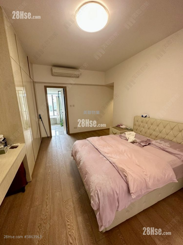La Cresta Sell 4 Bedrooms 1,602 ft² ( 148.8 m² )