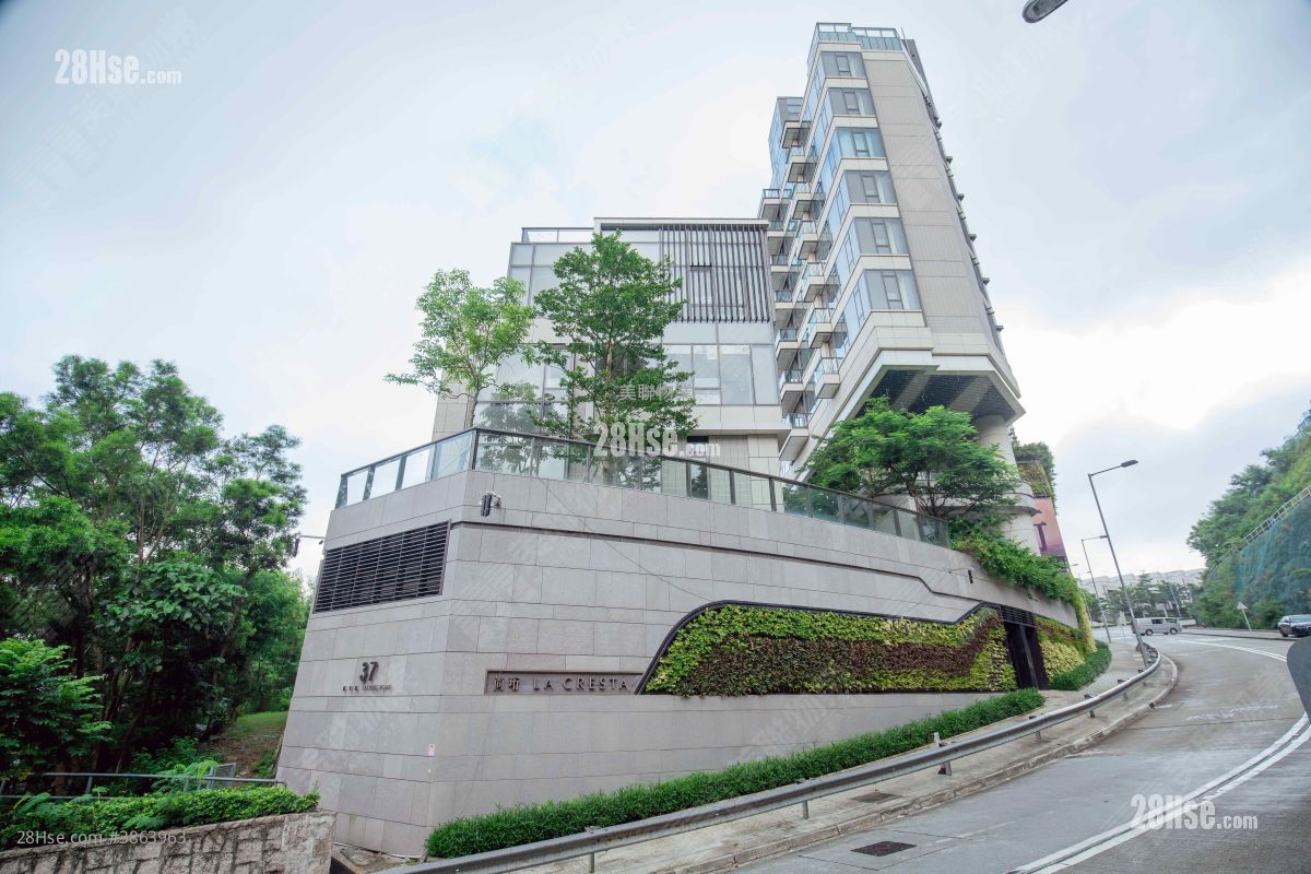 La Cresta Sell 4 Bedrooms 1,602 ft² ( 148.8 m² )