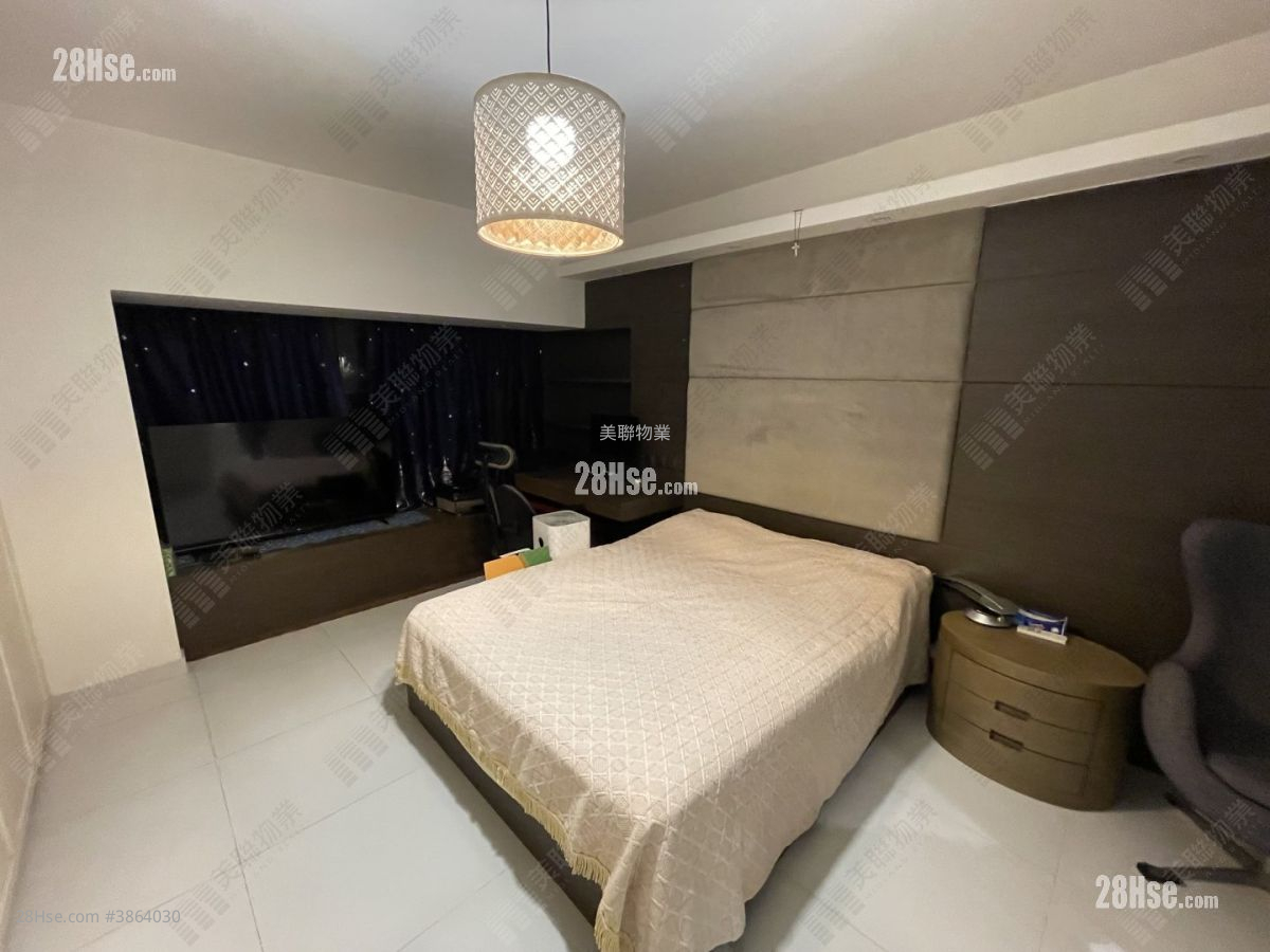 Parc Royale Sell 3 Bedrooms 1,241 ft² ( 115.3 m² )