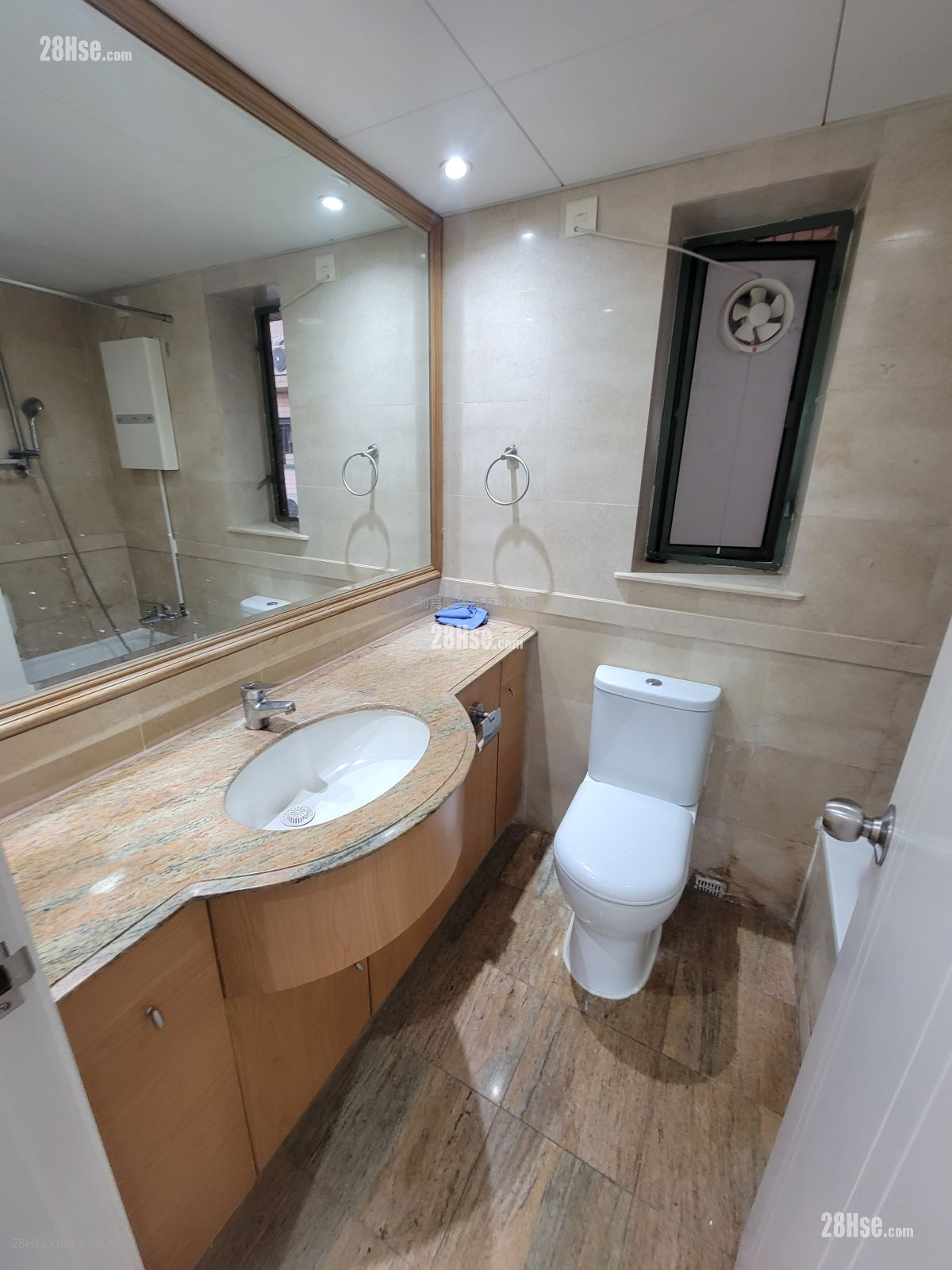 Island Harbourview Sell 2 Bedrooms , 1 Bathroom 459 ft² ( 42.6 m² )