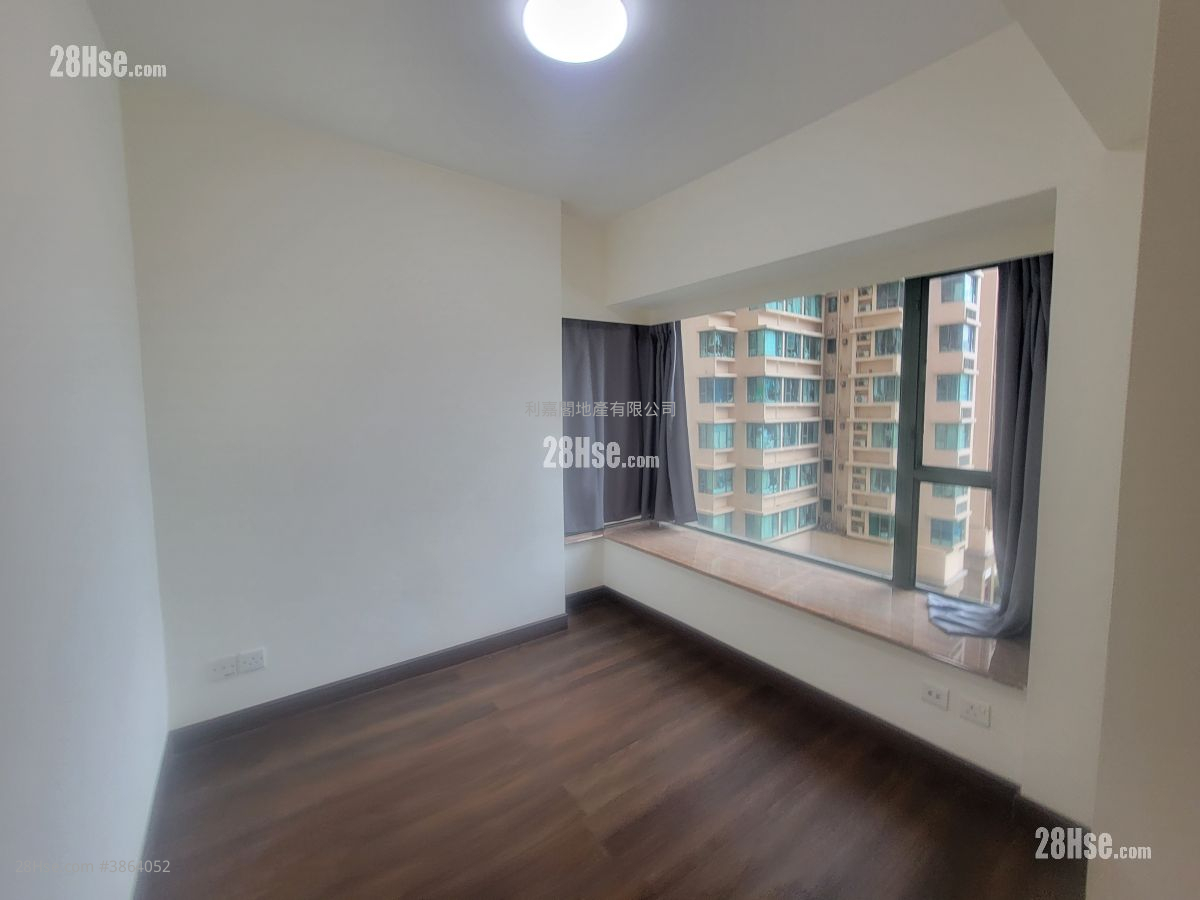 Island Harbourview Sell 2 Bedrooms , 1 Bathroom 459 ft² ( 42.6 m² )
