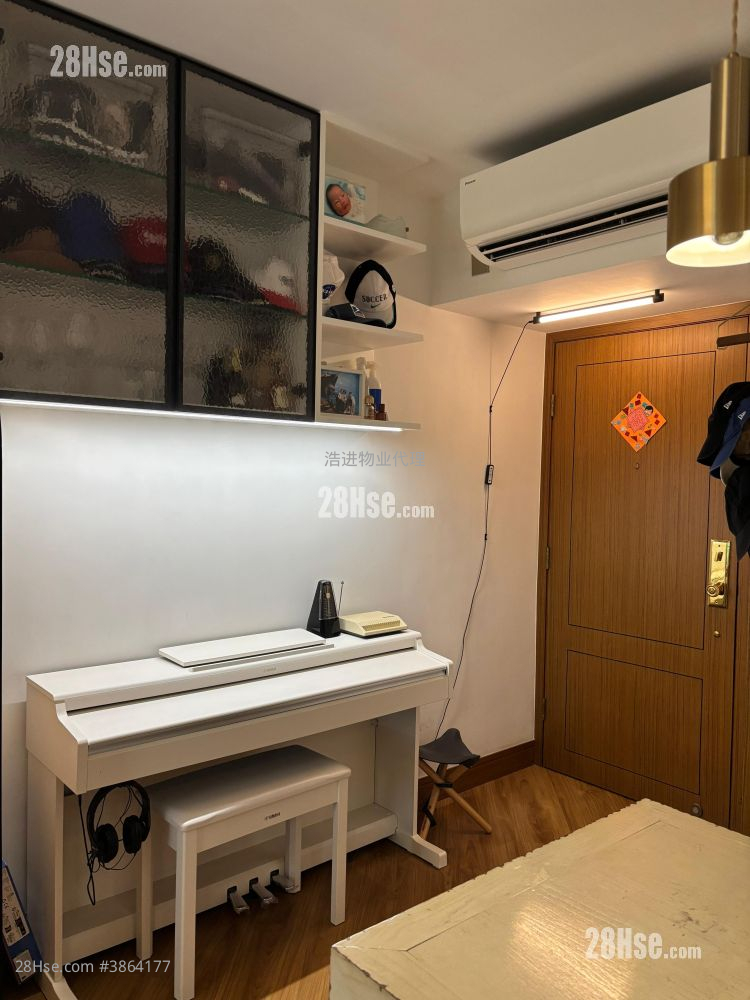 Island Harbourview Sell 3 Bedrooms , 2 Bathrooms 647 ft² ( 60.1 m² )