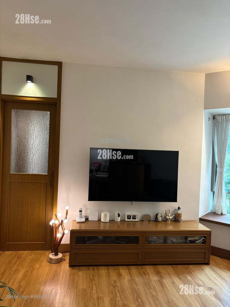 Island Harbourview Sell 3 Bedrooms , 2 Bathrooms 647 ft² ( 60.1 m² )