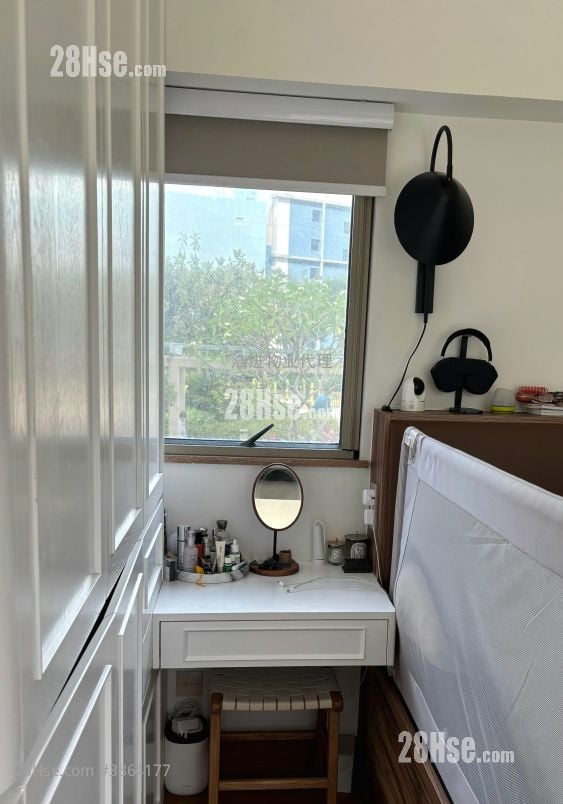 Island Harbourview Sell 3 Bedrooms , 2 Bathrooms 647 ft² ( 60.1 m² )