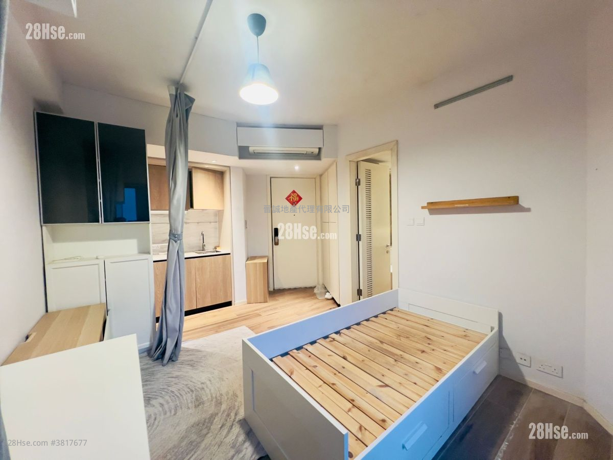The Carmel Sell Studio , 1 Bathroom 270 ft² ( 25.1 m² )