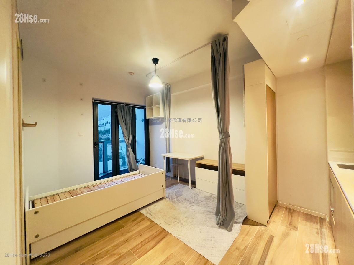 The Carmel Sell Studio , 1 Bathroom 270 ft² ( 25.1 m² )