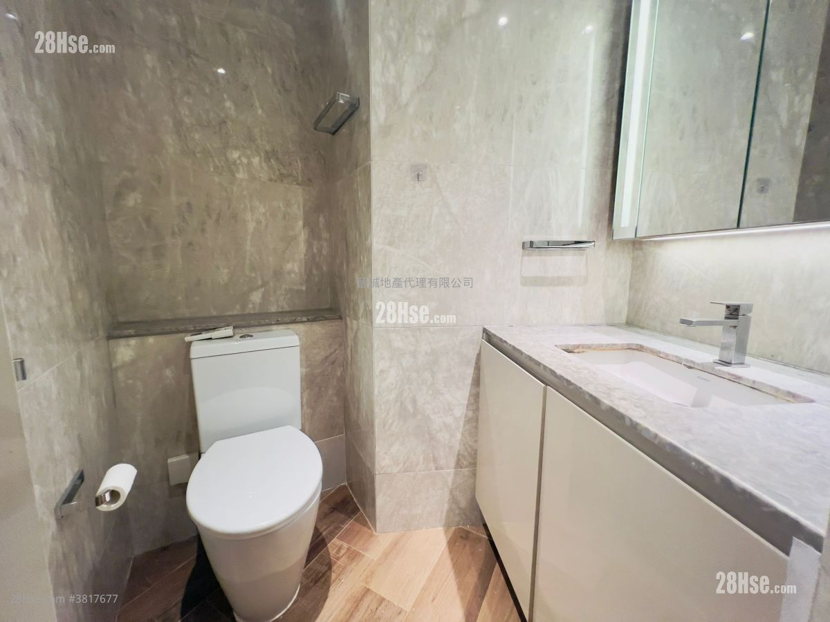 The Carmel Sell Studio , 1 Bathroom 270 ft² ( 25.1 m² )