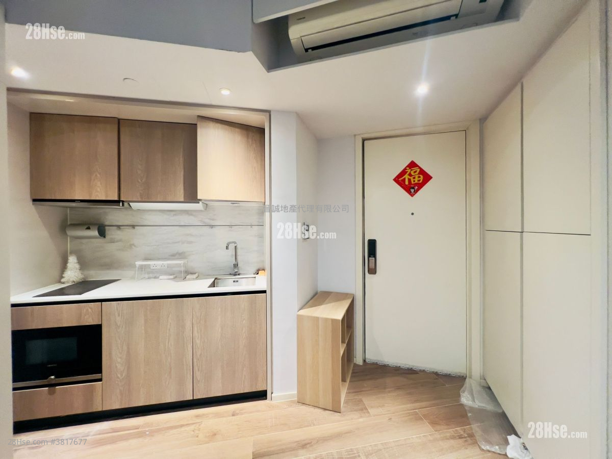 The Carmel Sell Studio , 1 Bathroom 270 ft² ( 25.1 m² )