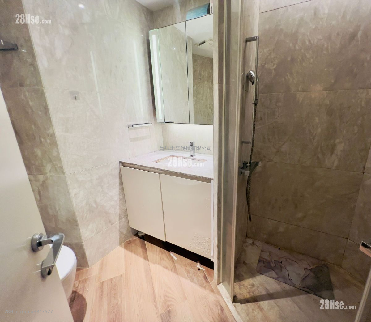 The Carmel Sell Studio , 1 Bathroom 270 ft² ( 25.1 m² )