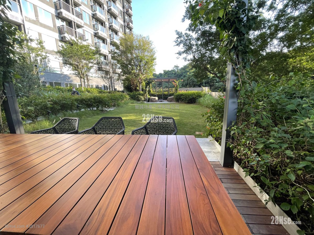 The Carmel Sell Studio , 1 Bathroom 270 ft² ( 25.1 m² )