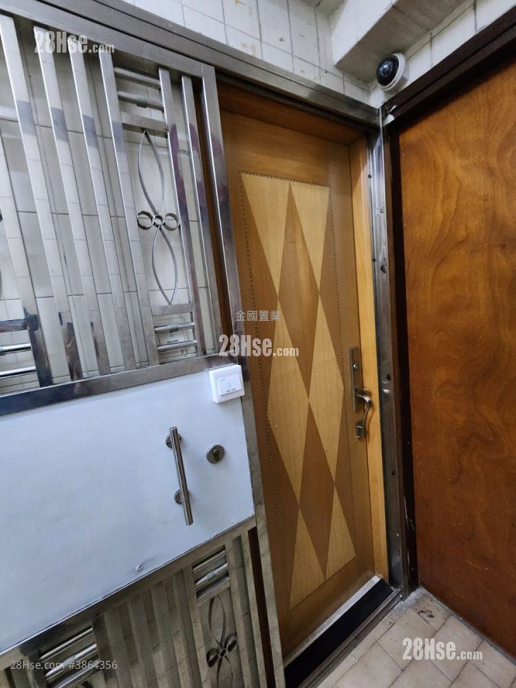 Ka Wing Building Sell 2 Bedrooms , 1 Bathroom 304 ft² ( 28.2 m² )