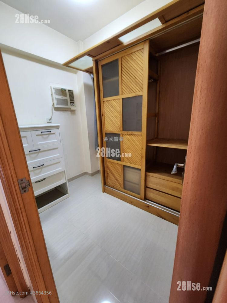 Ka Wing Building Sell 2 Bedrooms , 1 Bathroom 304 ft² ( 28.2 m² )