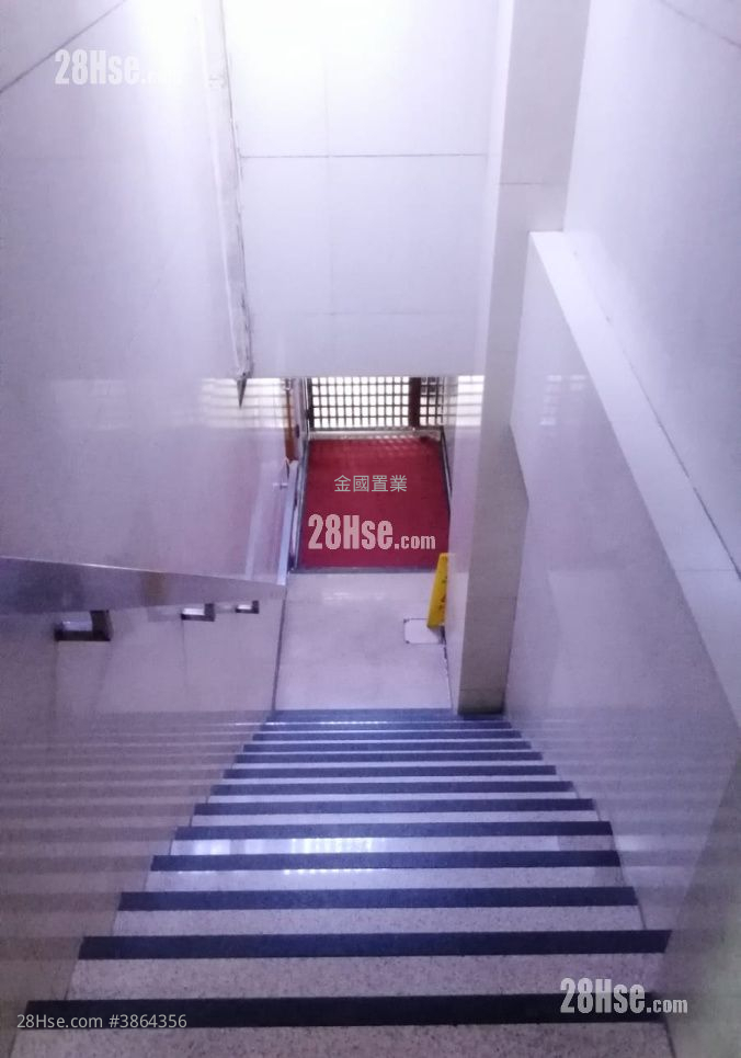 Ka Wing Building Sell 2 Bedrooms , 1 Bathroom 304 ft² ( 28.2 m² )